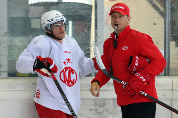 Johannes Bischofberger stand erstmals seit Oktober 2022 wieder vollumfänglich im Mannschaftstraining Johannes Bischofberger stand erstmals seit Oktober 2022 wieder vollumfänglich im Mannschaftstraining