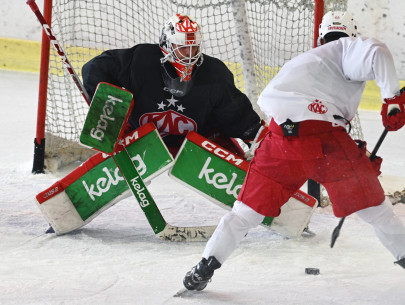 Goalie Sebastian Dahm startete in seine vierte Saison beim EC-KAC