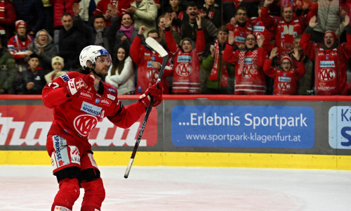 Manuel Ganahl und die Rotjacken freuen sich auf eine gut gefüllte Heidi Horten-Arena im ICE-Grunddurchgang 2023/24