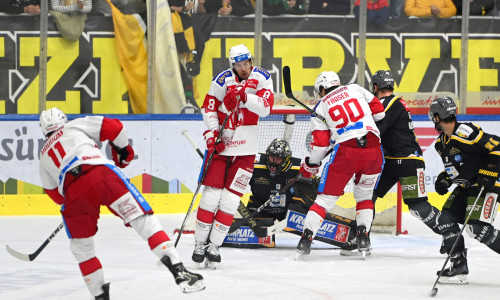 Nach drei Siegen gegen den HC Pustertal in Serie zogen die Rotjacken am Dienstag erstmals wieder den Kürzeren