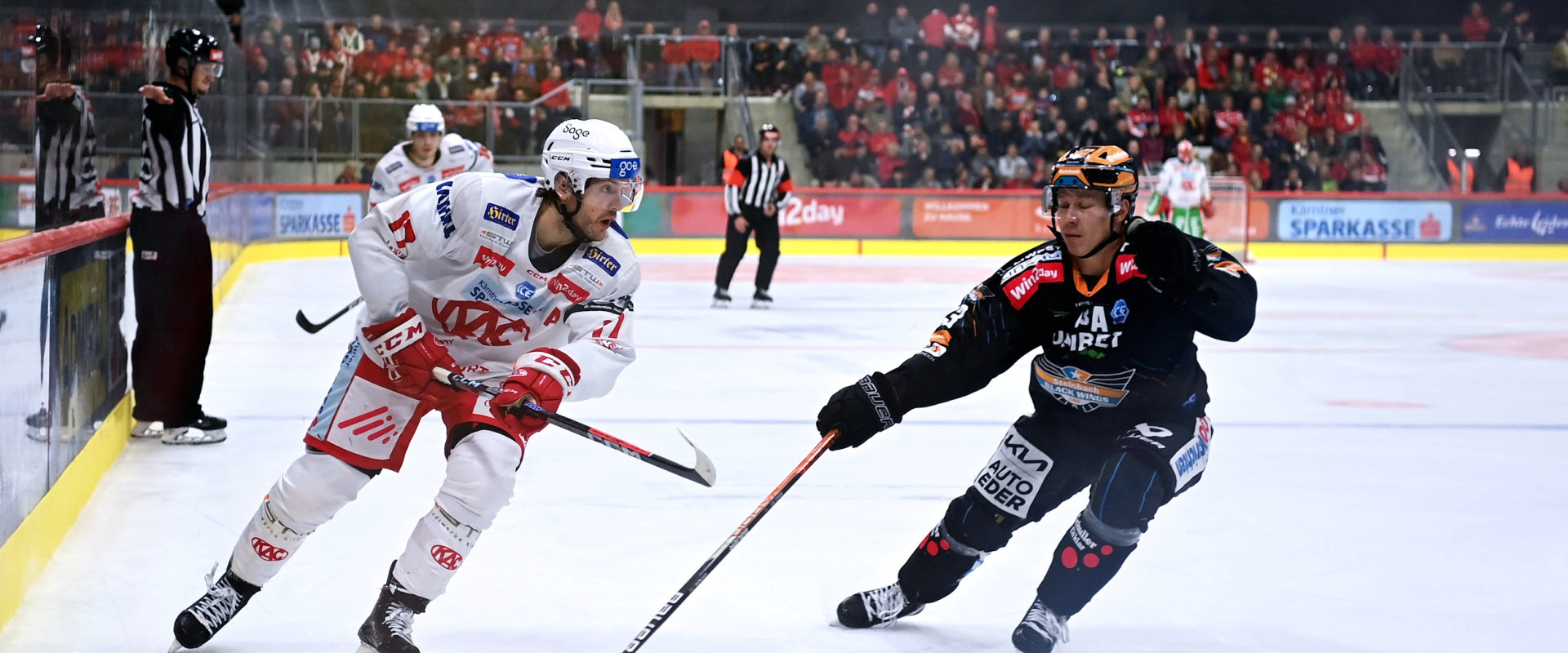 In ihrem zweiten ICE-Saisonspiel auf eigenem Eis empfangen die Rotjacken am Freitag die Black Wings Linz