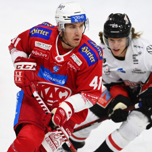 Die Saisonpremiere von Jesper Jensen Aabo dauerte nur 25 Minuten, dann wurde er mit einer Spieldauer-Disziplinarstrafe vom Eis geschickt