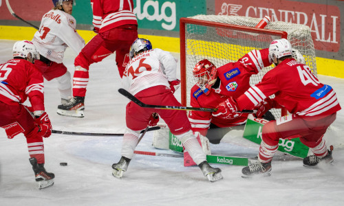 Trotz eines überragenden Ralf Kropiunig im Tor musste sich das Future Team des EC-KAC den EC Salzburg Juniors geschlagen geben