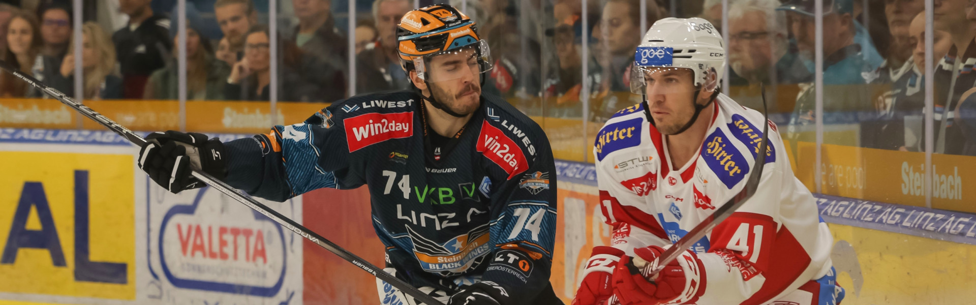 Jesper Jensen Aabo und der EC-KAC konnten sich am Sonntagabend über einen Auswärtssieg bei den Black Wings Linz freuen