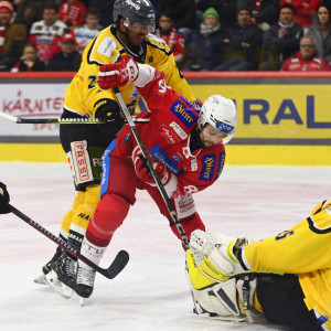 HCP-Goalie Andreas Bernard zeigte in Klagenfurt wie schon mehrfach in der Vergangenheit eine gute Leistung HCP-Goalie Andreas Bernard zeigte in Klagenfurt wie schon mehrfach in der Vergangenheit eine gute Leistung