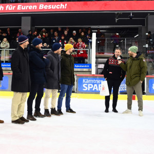 Spieler der Meistermannschaft von 2013 wählten ihren ehemaligen Mitspieler und nunmehrigen Head Coach Kirk Furey zum "Spieler des Abends"