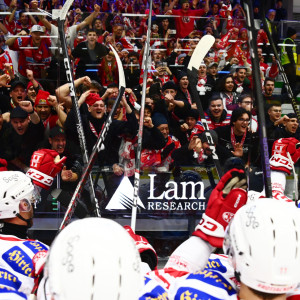 Die nach Villach mitgereisten KAC-Fans hatten nach der Schlusssirene wieder Grund zur Freude