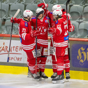 Nach zuvor 17 Niederlagen hintereinander hatte das Future Team des EC-KAC endlich wieder Grund für Jubel Nach zuvor 17 Niederlagen hintereinander hatte das Future Team des EC-KAC endlich wieder Grund für Jubel