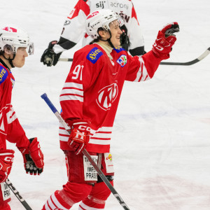 Marco Sunitsch war der überragende Mann am Eis und verbuchte vier Scorerpunkte (zwei Tore, zwei Assists) Marco Sunitsch war der überragende Mann am Eis und verbuchte vier Scorerpunkte (zwei Tore, zwei Assists)