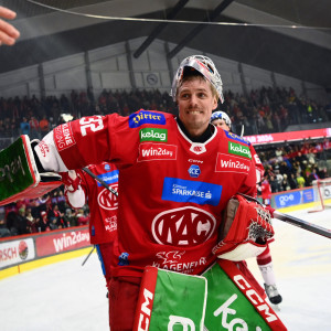 Sebastian Dahm verbuchte sein erstes Shutout der Saison und spielte zum 25. Mal im KAC-Trikot "zu null" Sebastian Dahm verbuchte sein erstes Shutout der Saison und spielte zum 25. Mal im KAC-Trikot "zu null"