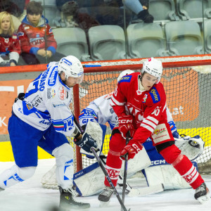 Nejc Burgar sorgte im Schlussdrittel mit seinem dritten Saisontreffer für die erstmalige Klagenfurter Führung Nejc Burgar sorgte im Schlussdrittel mit seinem dritten Saisontreffer für die erstmalige Klagenfurter Führung