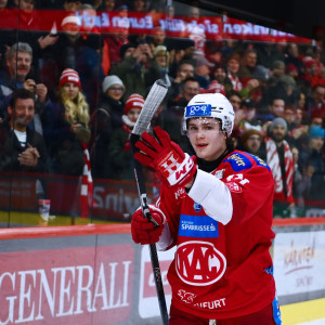 Finn van Ee erzielte an seinem 21. Geburtstag sein erstes Liga-Heimspieltor für die Kampfmannschaft des EC-KAC Finn van Ee erzielte an seinem 21. Geburtstag sein erstes Liga-Heimspieltor für die Kampfmannschaft des EC-KAC