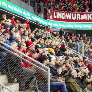 Trotz des beschränkt attraktiven Dienstagtermins waren die Ränge der Heidi Horten-Arena wieder gut gefüllt