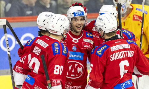 Die Rotjacken machten im Heimspiel gegen Asiago am Dienstag das Dutzend an erzielten Toren voll