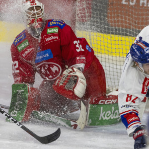 Sebastian Dahm war nur bei numerischer Unterlegenheit für die Rotjacken und im Shootout zu bezwingen