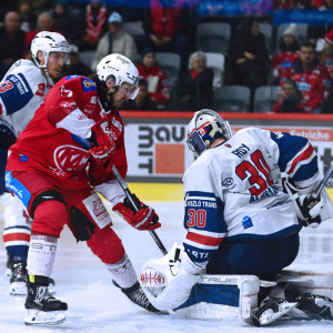 Manuel Ganahl tunnelte Goalie Olivier Roy nach Alleingang zum zwischenzeitlichen 1:1-Ausgleich Manuel Ganahl tunnelte Goalie Olivier Roy nach Alleingang zum zwischenzeitlichen 1:1-Ausgleich