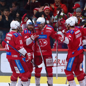 Die erste Powerplay-Formation der Rotjacken konvertierte zwei Überzahlsituationen in ebenso viele Treffer Die erste Powerplay-Formation der Rotjacken konvertierte zwei Überzahlsituationen in ebenso viele Treffer