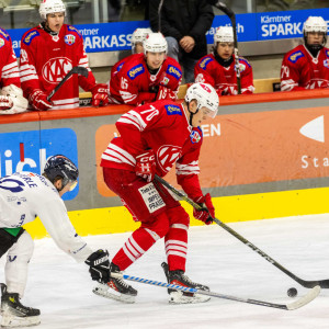 Die jungen Rotjacken mussten sich dem EC Die Adler Kitzbühel nach vier Gegentoren im Startdrittel deutlich geschlagen geben Die jungen Rotjacken mussten sich dem EC Die Adler Kitzbühel nach vier Gegentoren im Startdrittel deutlich geschlagen geben