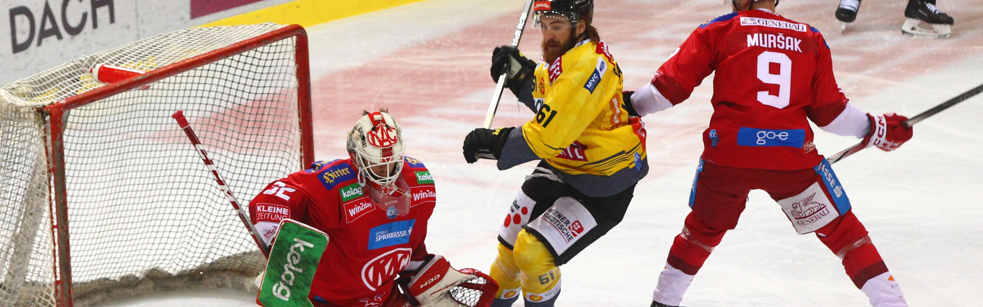 Die Rotjacken rund um Goalie Sebastian Dahm fixierten am Freitagabend in Wien Platz eins nach dem Grunddurchgang