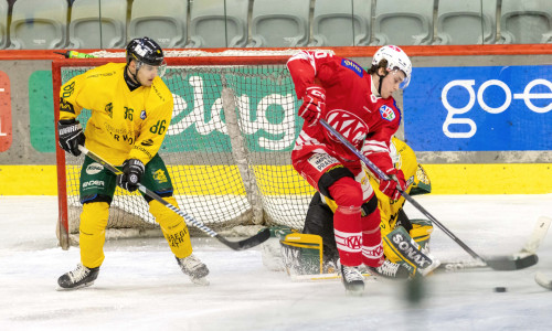 Nejc Burgar assistierte zu beiden Treffern der jungen Rotjacken im Auswärtsspiel beim EHC Lustenau