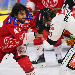 Marcel Witting lieferte sich im ersten Abschnitt einen Faustkampf mit Michael Pastujov Marcel Witting lieferte sich im ersten Abschnitt einen Faustkampf mit Michael Pastujov