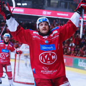 Manuel Ganahl schnürte am Donnerstagabend einen Doppelpack für die Rotjacken Manuel Ganahl schnürte am Donnerstagabend einen Doppelpack für die Rotjacken