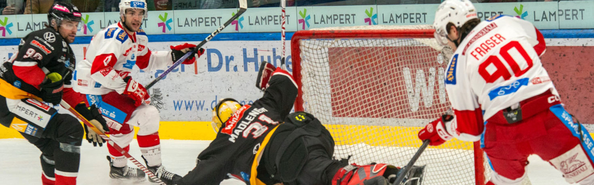 Die Rotjacken kamen auch im zweiten Auswärtsspiel der Viertelfinalserie zu einem Arbeitssieg