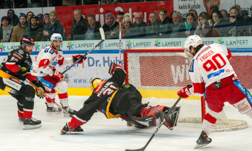 Die Rotjacken kamen auch im zweiten Auswärtsspiel der Viertelfinalserie zu einem Arbeitssieg