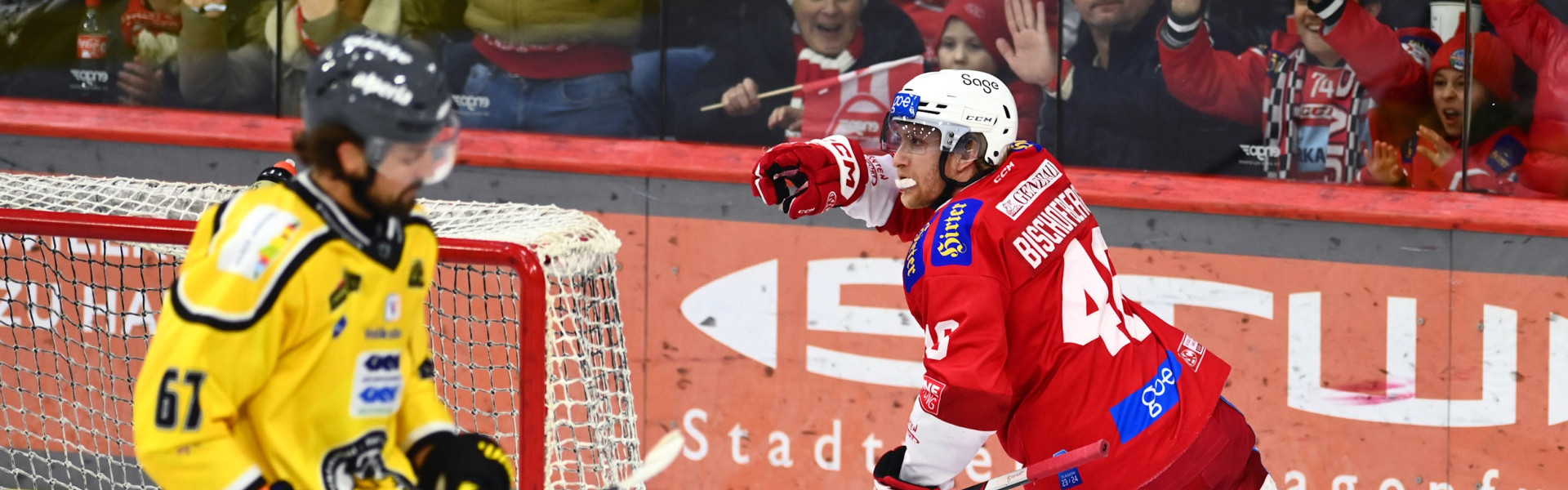 Johannes Bischofberger und die Rotjacken erwarten zum Halbfinalstart am Dienstag den HC Pustertal in der Heidi Horten-Arena
