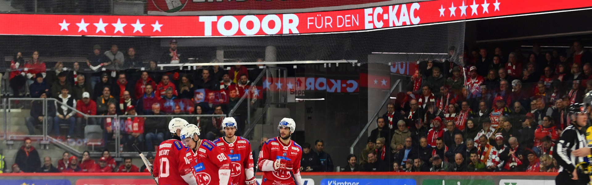 Die Rotjacken konnten im ersten Halbfinalspiel gegen den HC Pustertal gleich sieben Mal jubeln