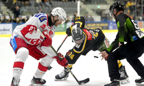 Die Rotjacken wollen am Freitag ihren Erfolgslauf in Playoff-Auswärtsspielen auch in Brunico/Bruneck fortsetzen