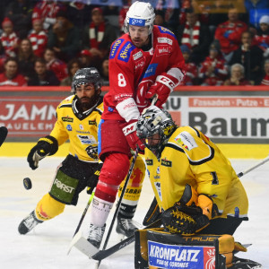 Nick Petersen lieferte die mustergültige Vorlage zum dritten KAC-Treffer, der die endgültige Entscheidung in dieser Partie brachte