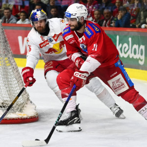 Lukas Haudum kam im ersten Abschnitt einem Torerfolg sehr nahe, als er bei numerischer Unterlegenheit die Kreuzeckelatte traf Lukas Haudum kam im ersten Abschnitt einem Torerfolg sehr nahe, als er bei numerischer Unterlegenheit die Kreuzeckelatte traf