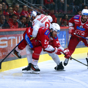Kapitän Thomas Hundertpfund gab sein Comeback nach Verletzungspause und leitete den entscheidenden Empty Net-Treffer von Johannes Bischofberger ein Kapitän Thomas Hundertpfund gab sein Comeback nach Verletzungspause und leitete den entscheidenden Empty Net-Treffer von Johannes Bischofberger ein