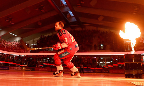 Kapitän Thomas Hundertpfund wird die Rotjacken am Sonntag in Spiel fünf der ICE-Finalserie führen