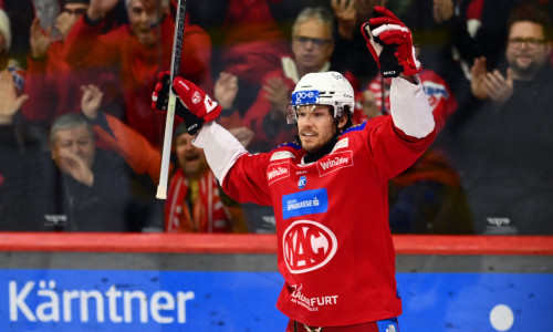 Mit Matt Fraser bleibt der erfolgreichste Torjäger der Rotjacken in der abgelaufenen Saison weiterhin beim EC-KAC