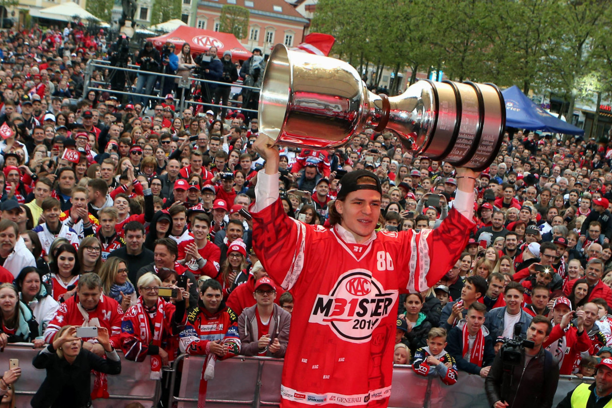 Niki Kraus war Stammspieler in der KAC-Meistermannschaft 2018/19 und stand mit den Rotjacken insgesamt vier Mal im Finale