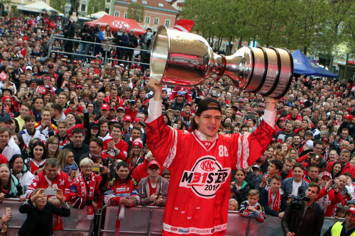 Niki Kraus war Stammspieler in der KAC-Meistermannschaft 2018/19 und stand mit den Rotjacken insgesamt vier Mal im Finale