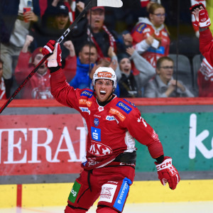 Neuzugang  Mathias From jubelte in der 21. Minute über seinen ICE-Premierentreffer Neuzugang Mathias From jubelte in der 21. Minute über seinen ICE-Premierentreffer