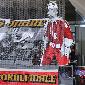 Die Rude Boys würdigten den 55. Jahrestag des Europacupfinales von 1969, in dem der KAC stand, am Samstag vor Spielbeginn mit einer tollen Choreographie Die Rude Boys würdigten den 55. Jahrestag des Europacupfinales von 1969, in dem der KAC stand, am Samstag vor Spielbeginn mit einer tollen Choreographie