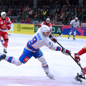 Der Österreicher Vinzenz Rohrer eröffnete in Spielminute fünf den Trefferreigen der Schweizer Der Österreicher Vinzenz Rohrer eröffnete in Spielminute fünf den Trefferreigen der Schweizer