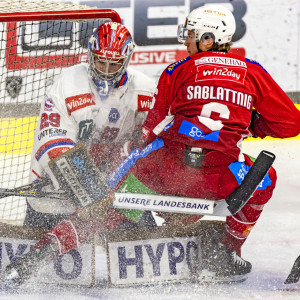 Für Tobias Sablattnig und seine Teamkollegen war häufig bei Goalie Evan Buitenhuis Endstation Für Tobias Sablattnig und seine Teamkollegen war häufig bei Goalie Evan Buitenhuis Endstation