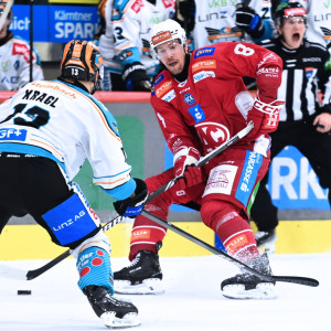 Nick Petersen verbuchte mit seinem Treffer zum zwischenzeitlichen 2:4 seinen 300. Liga-Scorerpunkt im Trikot des EC-KAC Nick Petersen verbuchte mit seinem Treffer zum zwischenzeitlichen 2:4 seinen 300. Liga-Scorerpunkt im Trikot des EC-KAC