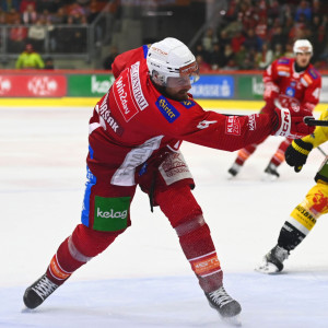 Jan Muršak gelangen zwei Assists, dann sorgte er mit einem Empty Net-Treffer für den Endstand Jan Muršak gelangen zwei Assists, dann sorgte er mit einem Empty Net-Treffer für den Endstand