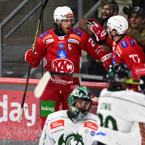 Kapitän Thomas Hundertpfund assistierte zum ersten und zweiten Treffer seiner Mannschaft, den dritten erzielte er selbst Kapitän Thomas Hundertpfund assistierte zum ersten und zweiten Treffer seiner Mannschaft, den dritten erzielte er selbst