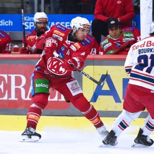 KAC-Abwehrchef Jesper Jensen Aabo schied in der 31. Minute verletzt aus KAC-Abwehrchef Jesper Jensen Aabo schied in der 31. Minute verletzt aus