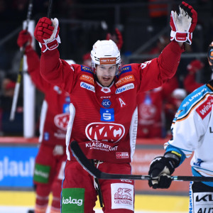 Matt Fraser brachte den EC-KAC im zweiten Abschnitt mit seinem 100. Ligaspieltreffer im Rotjacken-Trikot in Führung