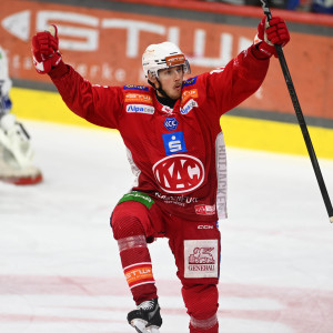 Simeon Schwinger  traf doppelt, lieferte einen Assist und wurde als Spieler des Abends ausgezeichnet Simeon Schwinger traf doppelt, lieferte einen Assist und wurde als Spieler des Abends ausgezeichnet