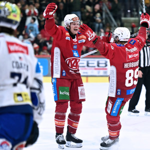 Eigenbauspieler Thimo Nickl durfte über seinen lange ersehnten ersten Treffer in der KAC-Kampfmannschaft jubeln Eigenbauspieler Thimo Nickl durfte über seinen lange ersehnten ersten Treffer in der KAC-Kampfmannschaft jubeln