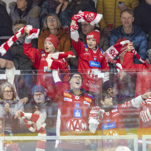 Die KAC-Fans konnten in der zum siebten Mal in Folge ausverkauften Heidi Horten-Arena elf Tore ihrer Mannschaft bejubeln Die KAC-Fans konnten in der zum siebten Mal in Folge ausverkauften Heidi Horten-Arena elf Tore ihrer Mannschaft bejubeln
